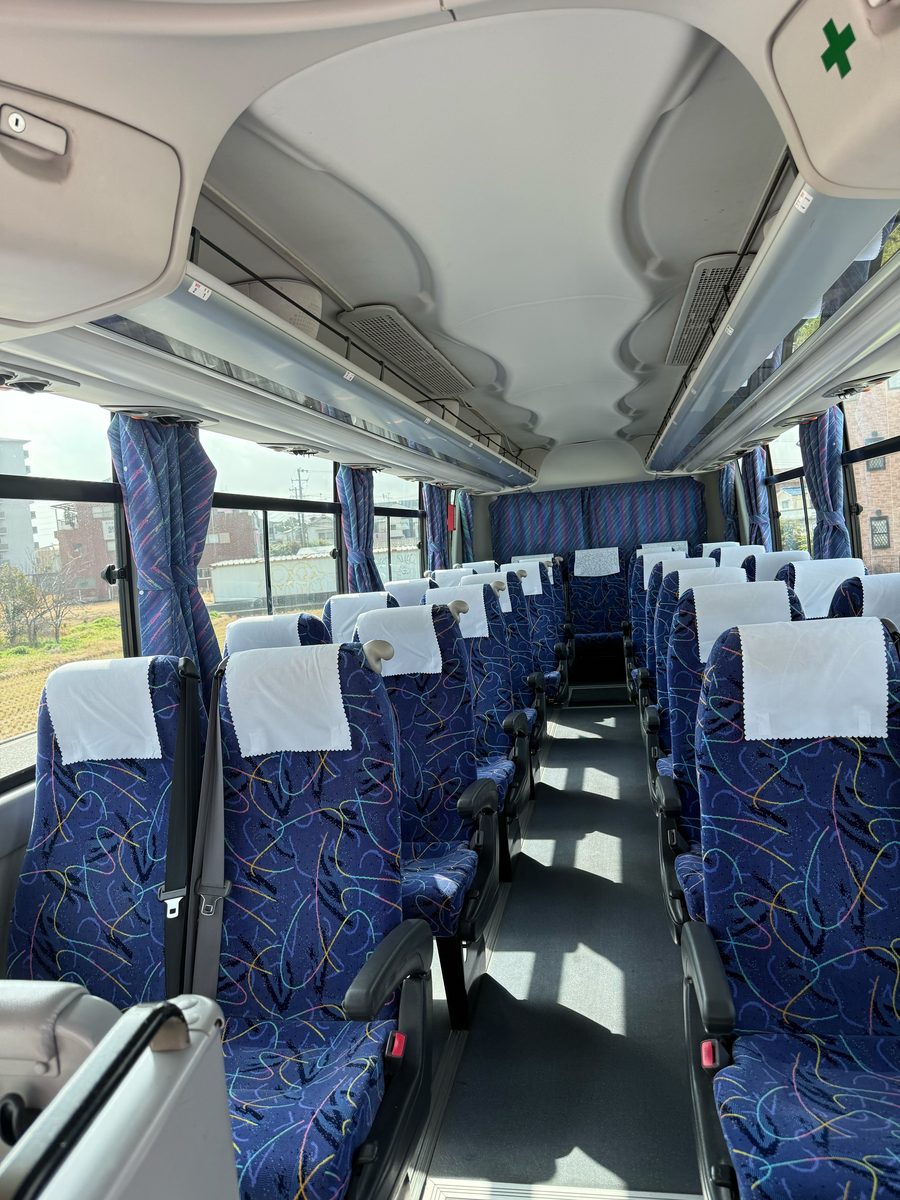 包車巴士車廂內裝