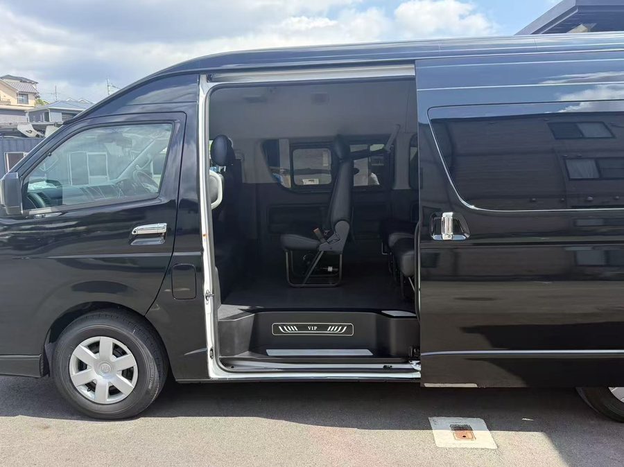VIP海獅車廂開門